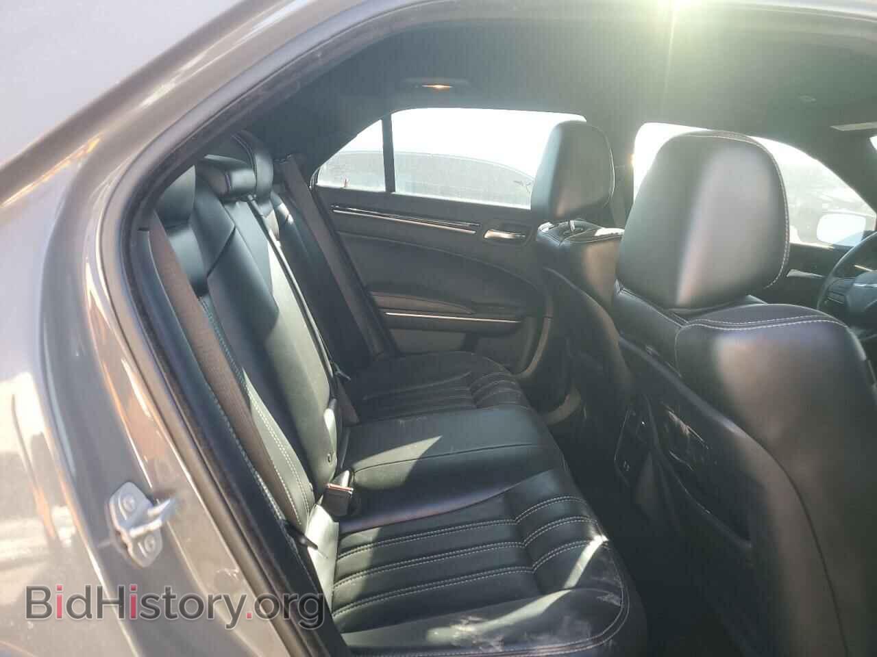 2019 CHRYSLER 300 - VIN: 2C3CCAGG5KH632086 - Фото 10