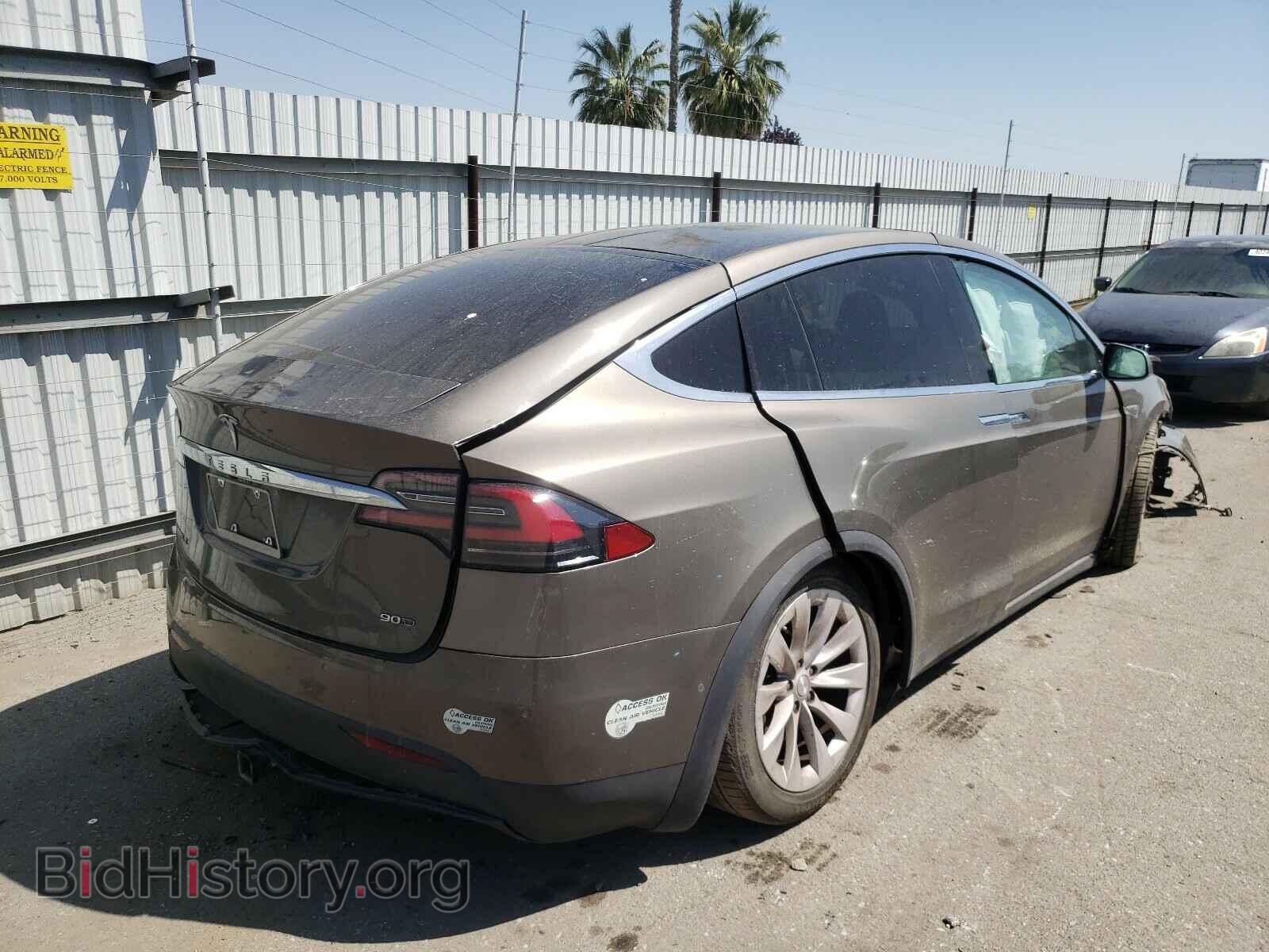 2016 TESLA MODEL X - VIN: 5YJXCBE24GF001546 - Photo 4