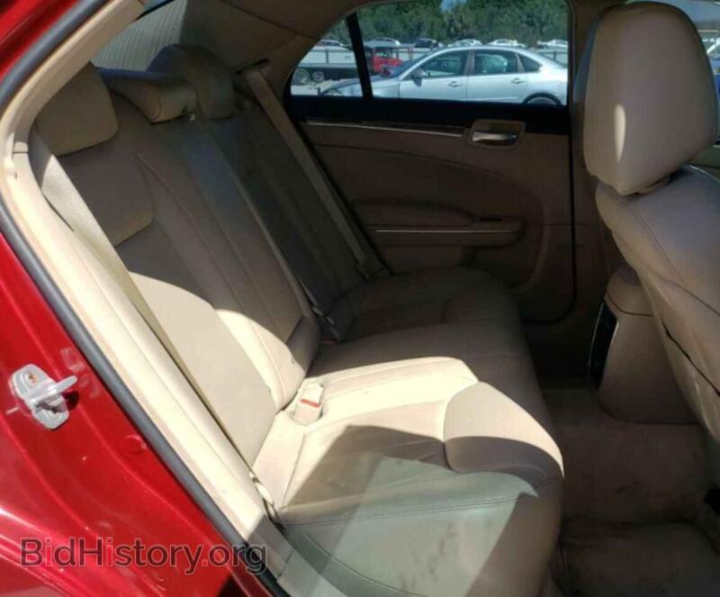 2012 Chrysler 300 (VIN 2C3CCACG3CH235340) — фото 6 из 10
