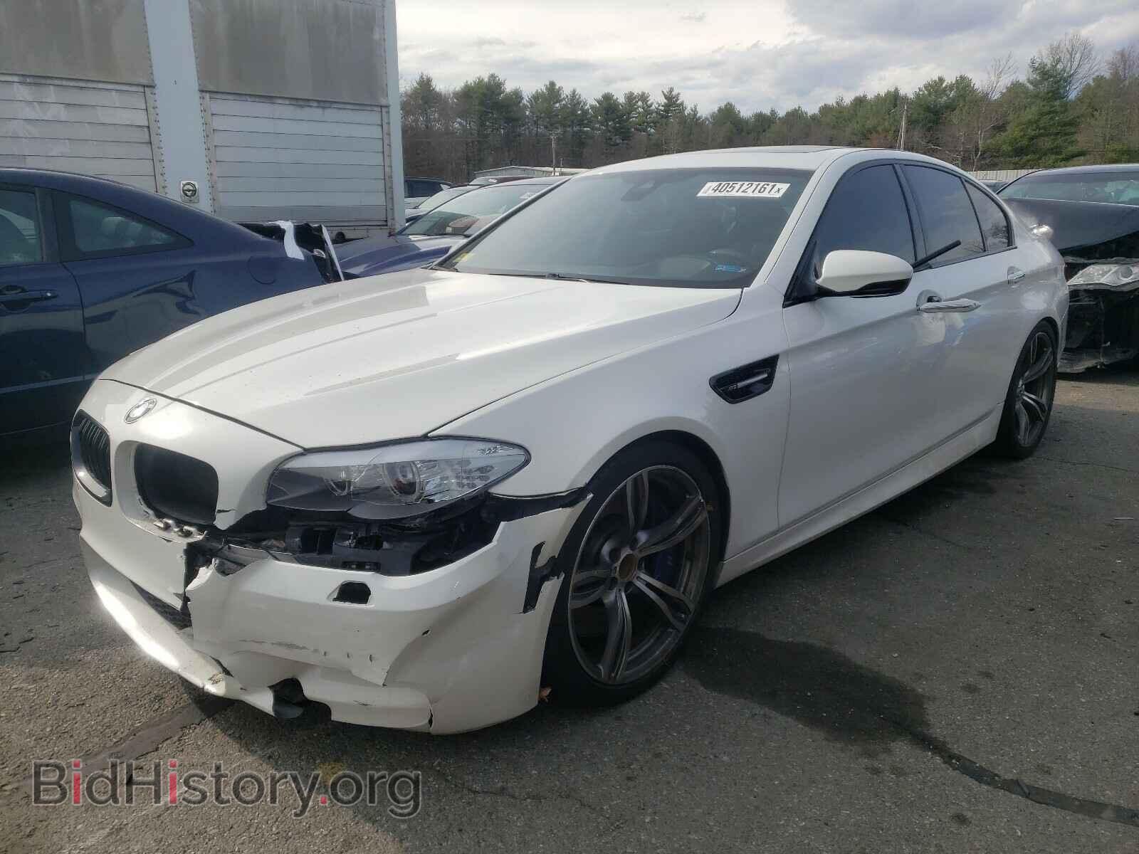 2013 BMW M5 - VIN: WBSFV9C59DD096077 - Фото 2