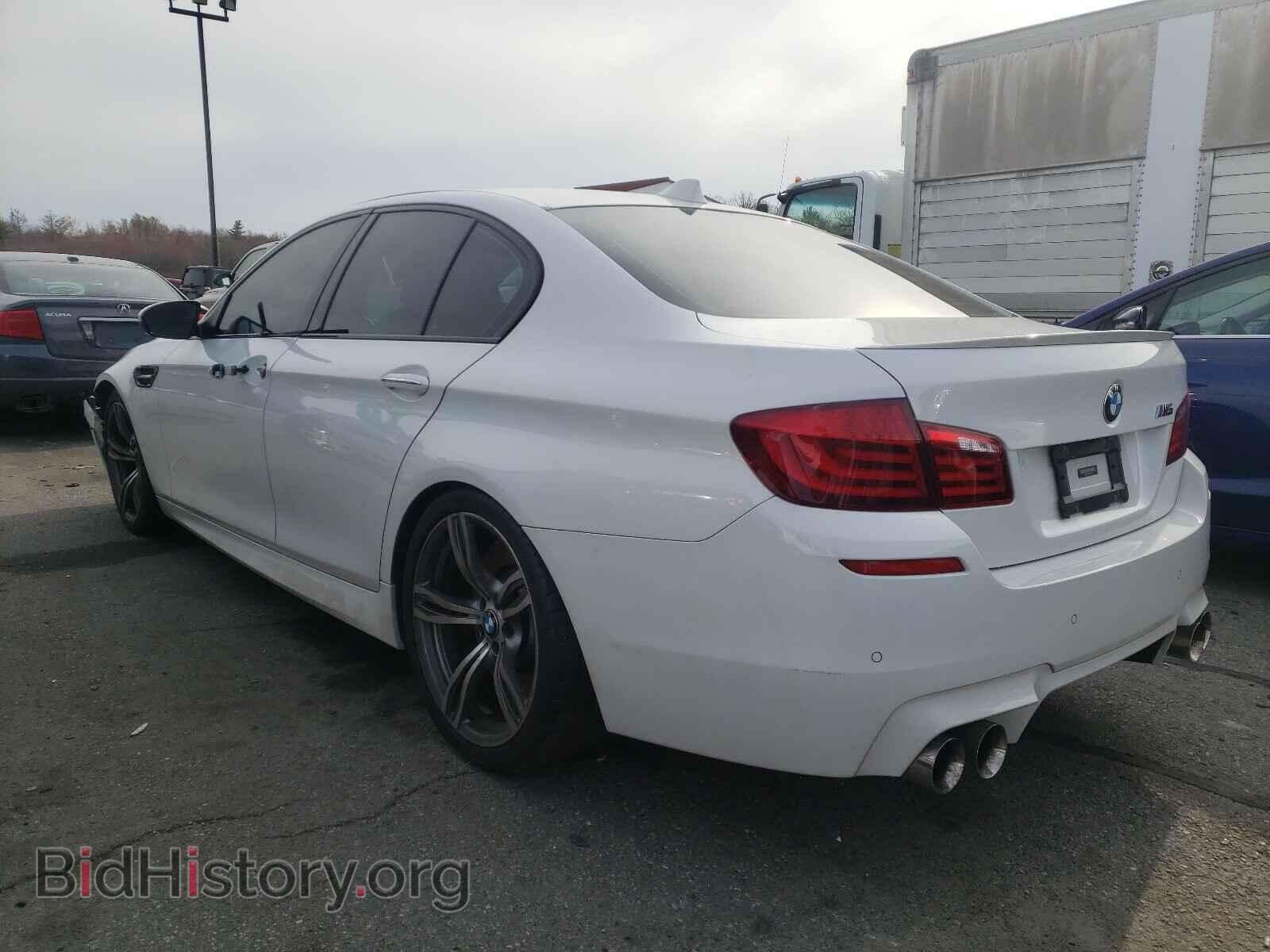 2013 BMW M5 - VIN: WBSFV9C59DD096077 - Фото 3