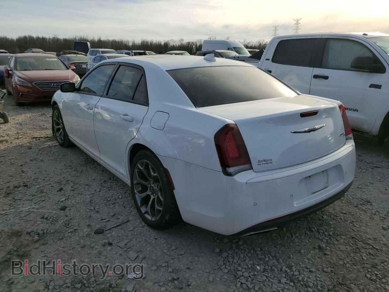2018 CHRYSLER 300 - VIN: 2C3CCABGXJH227590 - Фото 2