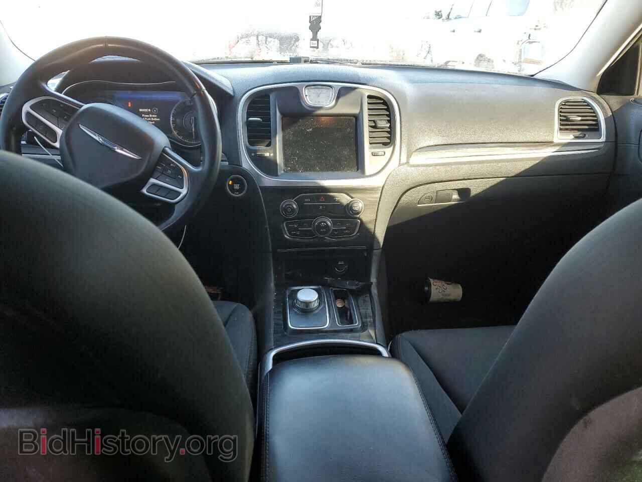 2018 CHRYSLER 300 - VIN: 2C3CCAAG4JH299984 - Фото 8