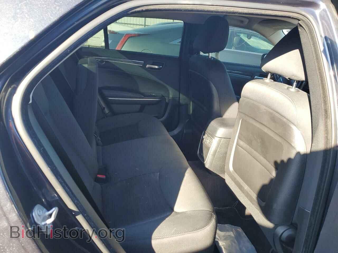 2018 CHRYSLER 300 - VIN: 2C3CCAAG4JH299984 - Фото 10