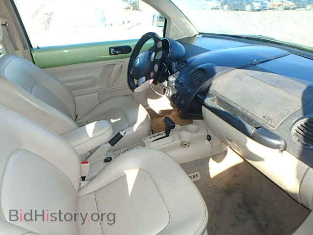 2000 VOLKSWAGEN BEETLE - VIN: 3VWCD21C9YM497223 - Фото 5