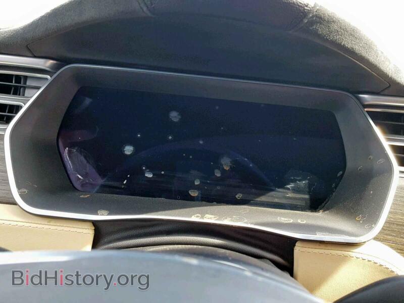 2015 Tesla MODEL S 70 (VIN 5YJSA1S22FF095732) — фото 8 из 10