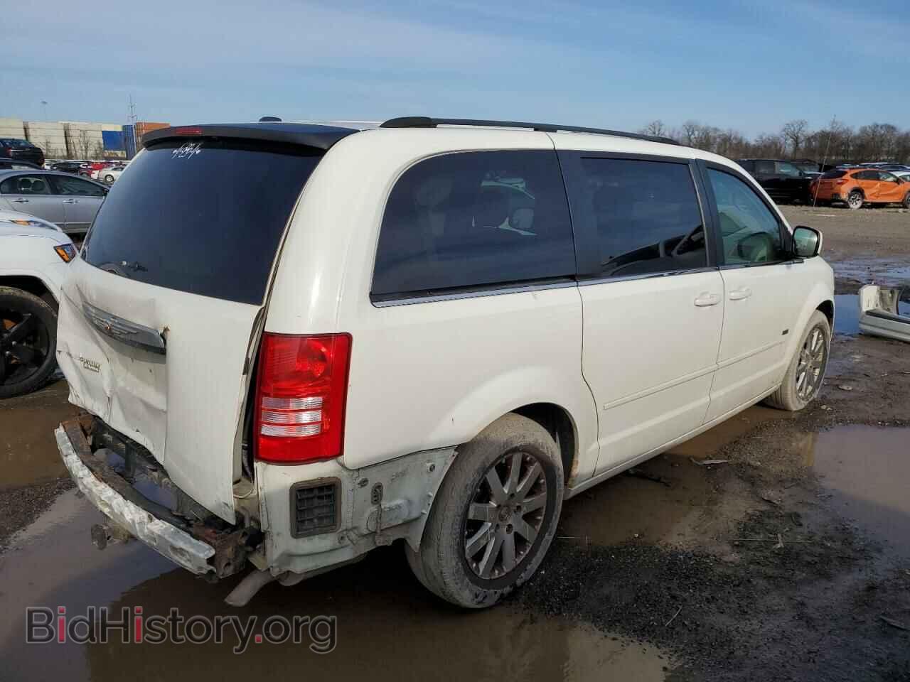 2008 CHRYSLER MINIVAN - VIN: 2A8HR54PX8R843694 - Фото 3