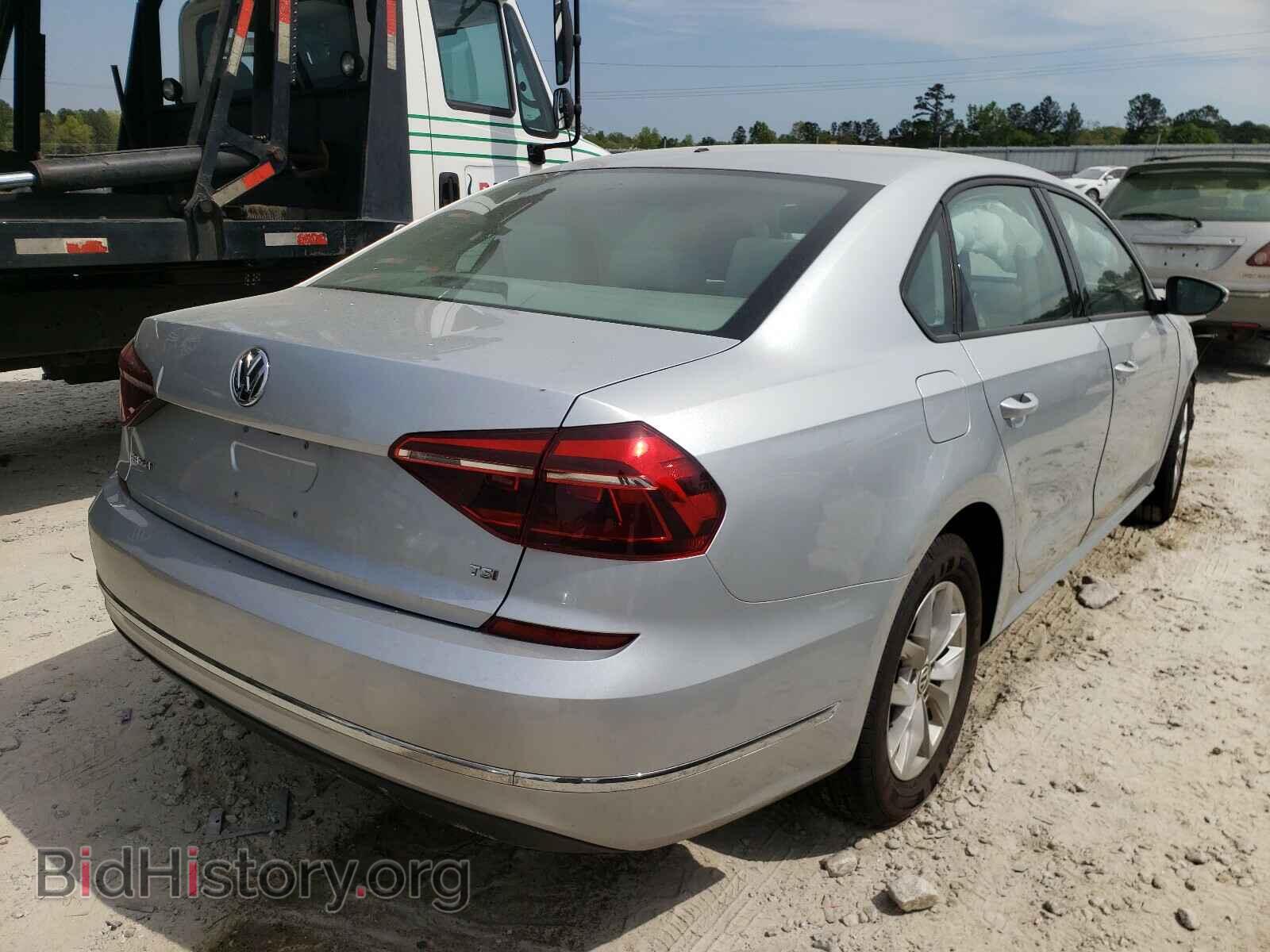 2018 VOLKSWAGEN PASSAT - VIN: 1VWAA7A35JC006733 - Фото 4