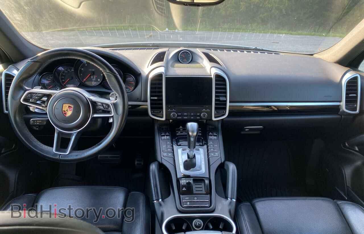 2017 PORSCHE CAYENNE - VIN: WP1AA2A29HKA85500 - Photo 9