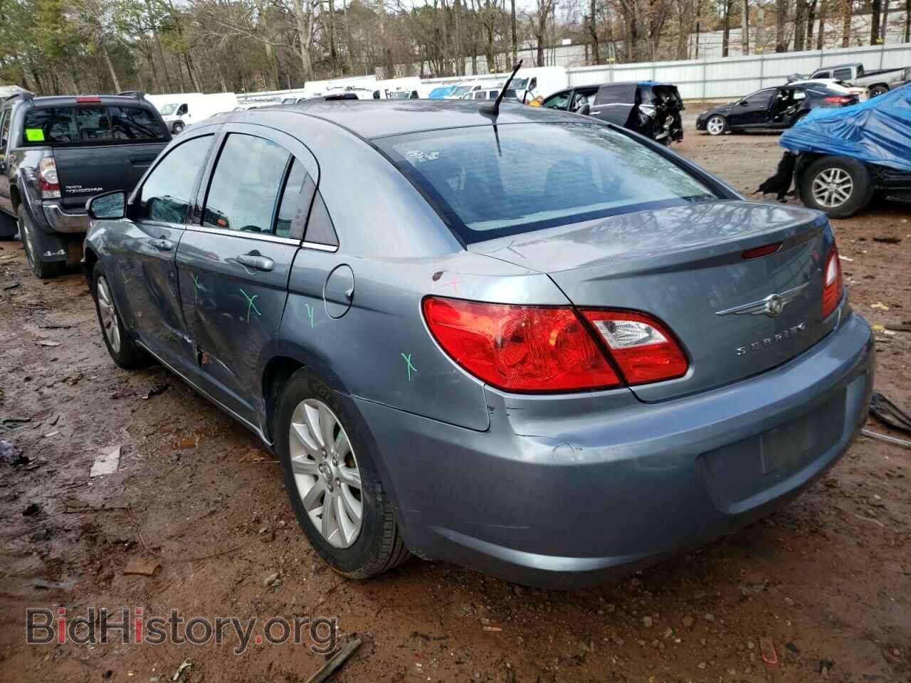 2010 CHRYSLER SEBRING - VIN: 1C3CC5FB2AN230982 - Фото 2