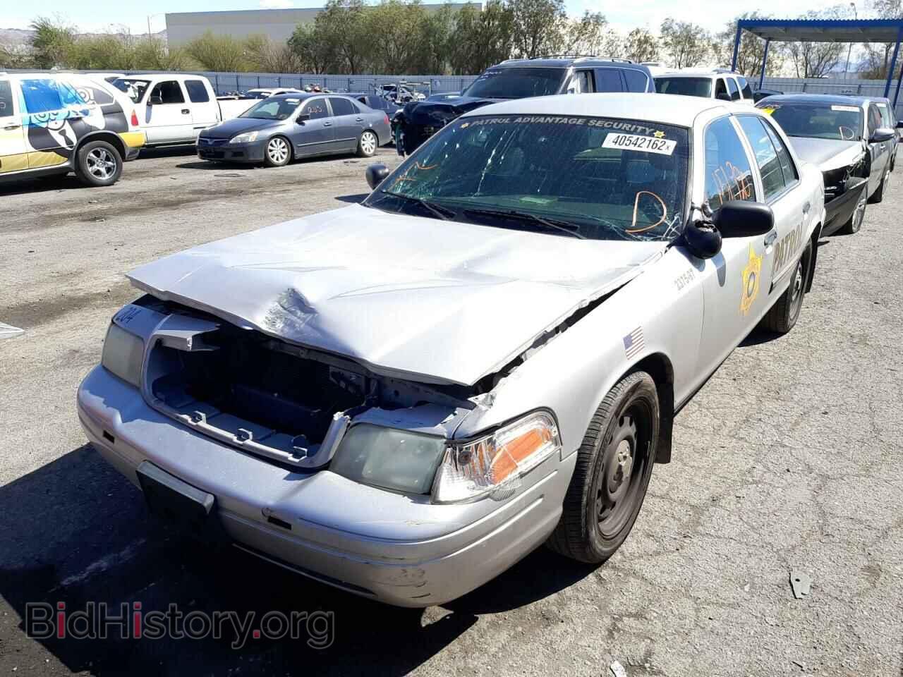 2011 FORD CROWN VIC - VIN: 2FABP7BV2BX182753 - Фото 2