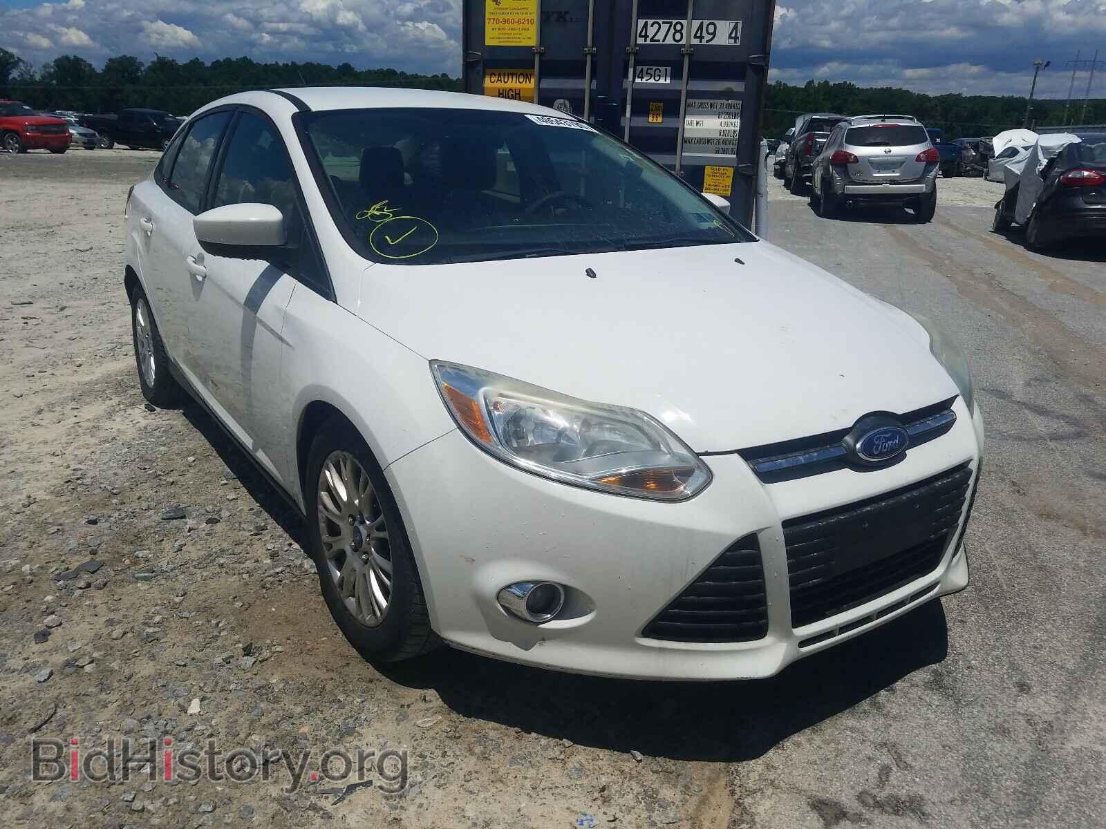 Photo 1FAHP3F24CL132812 - FORD FOCUS 2012