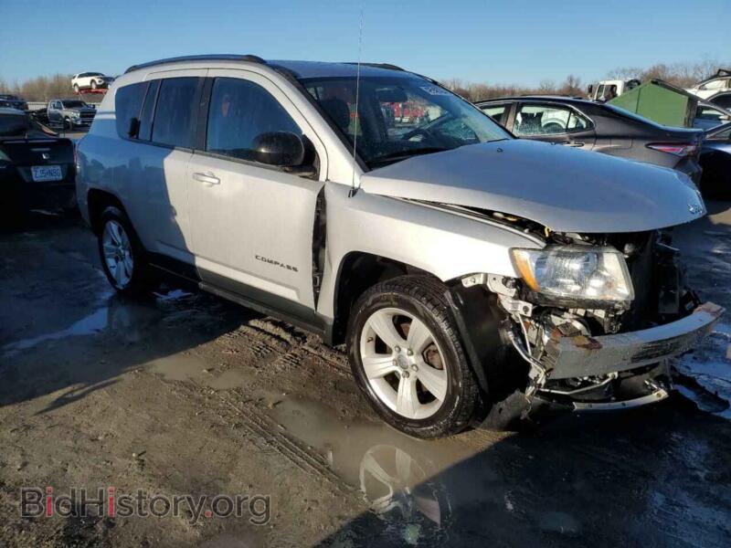 2011 Jeep COMPASS (VIN 1J4NT1FB4BD211185) — фото 4 из 12