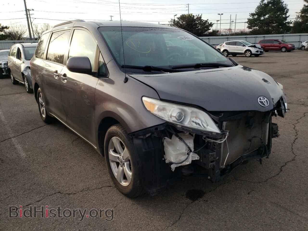 Photo 5TDKK3DC8CS180547 - TOYOTA SIENNA 2012