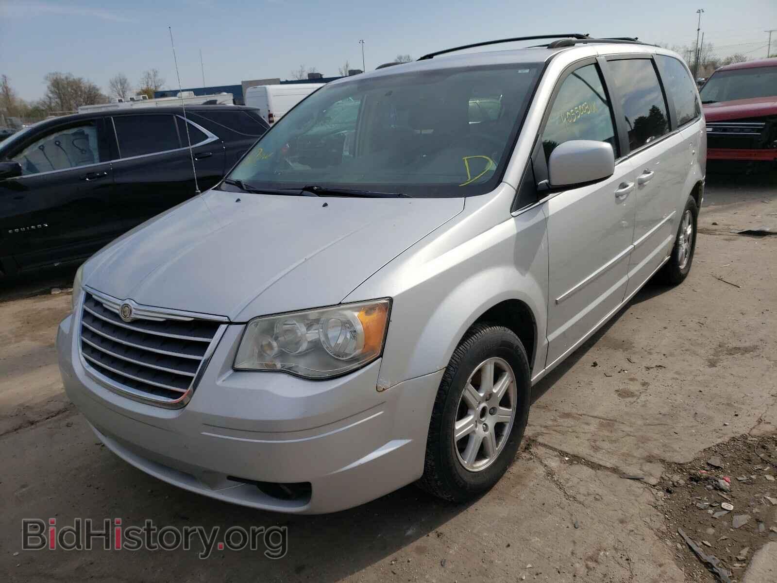 2010 CHRYSLER MINIVAN - VIN: 2A4RR8DX7AR330903 - Фото 2
