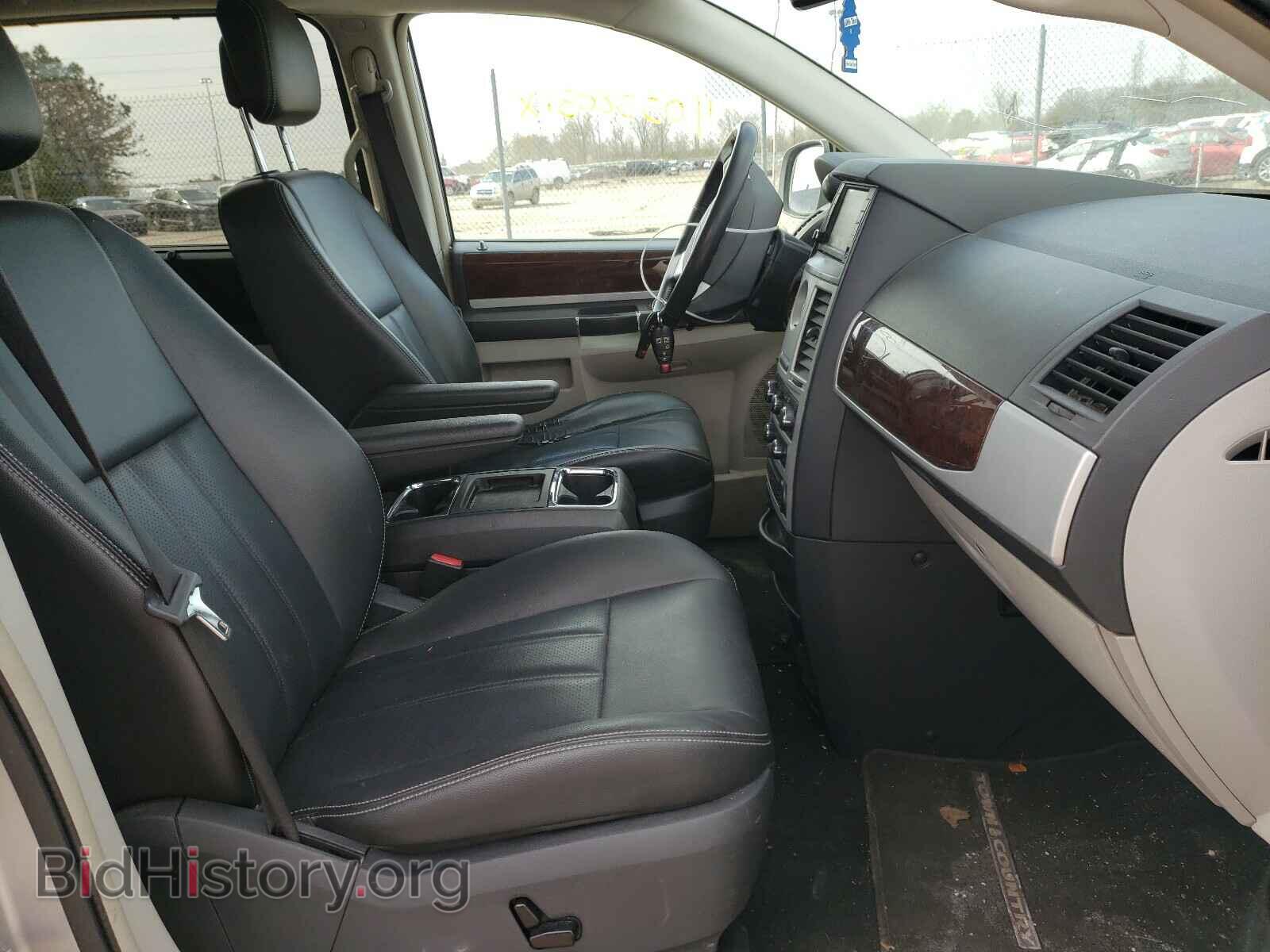 2010 CHRYSLER MINIVAN - VIN: 2A4RR8DX7AR330903 - Фото 5