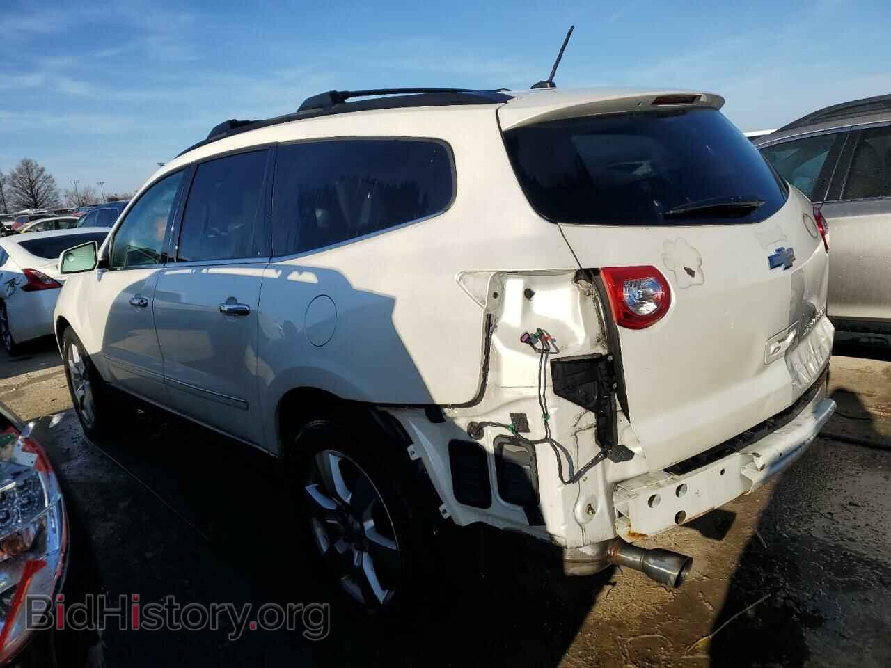 2012 CHEVROLET TRAVERSE - VIN: 1GNKRLED8CJ397555 - Фото 2