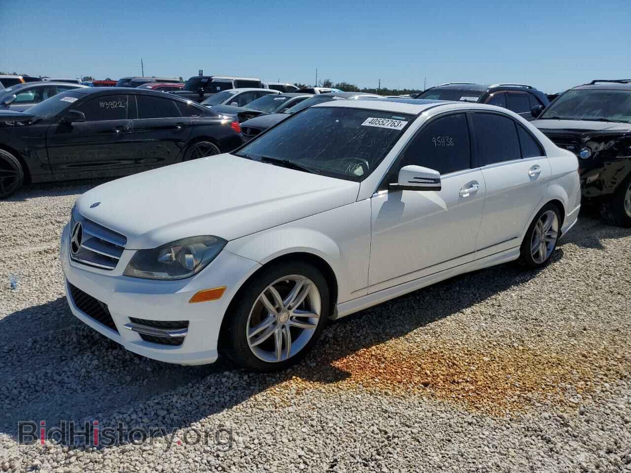 Photo WDDGF4HBXDA845020 - MERCEDES-BENZ C-CLASS 2013