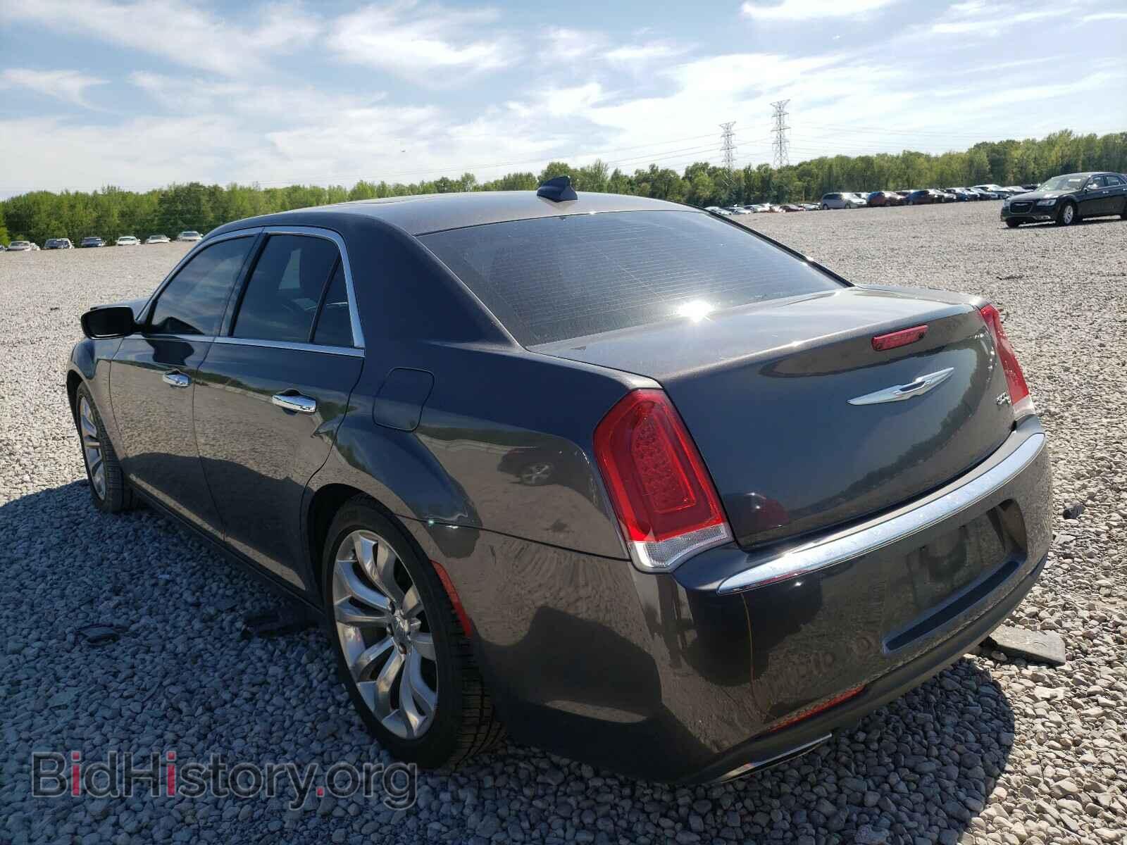 2017 CHRYSLER 300 - VIN: 2C3CCAET4HH512028 - Фото 3