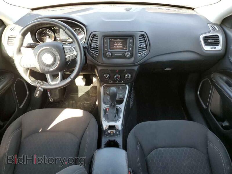 2017 Jeep COMPASS (VIN 3C4NJDAB4HT667078) — фото 8 из 13