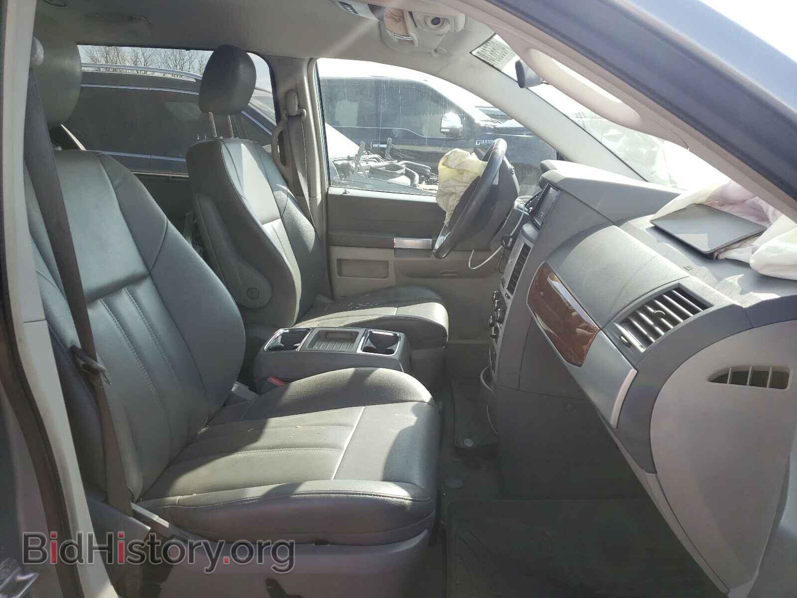 2008 CHRYSLER MINIVAN - VIN: 2A8HR54P48R786859 - Фото 5