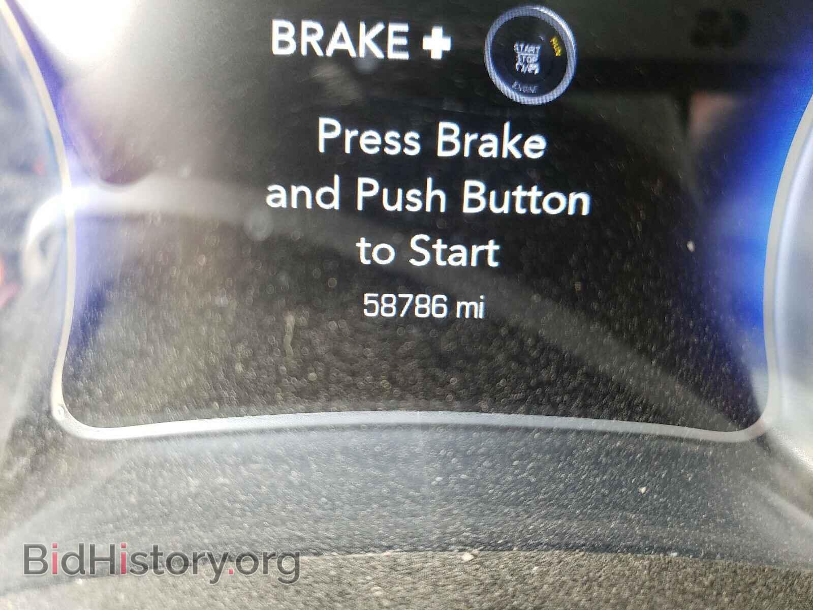 2018 CHRYSLER 300 - VIN: 2C3CCABG7JH266573 - Фото 8