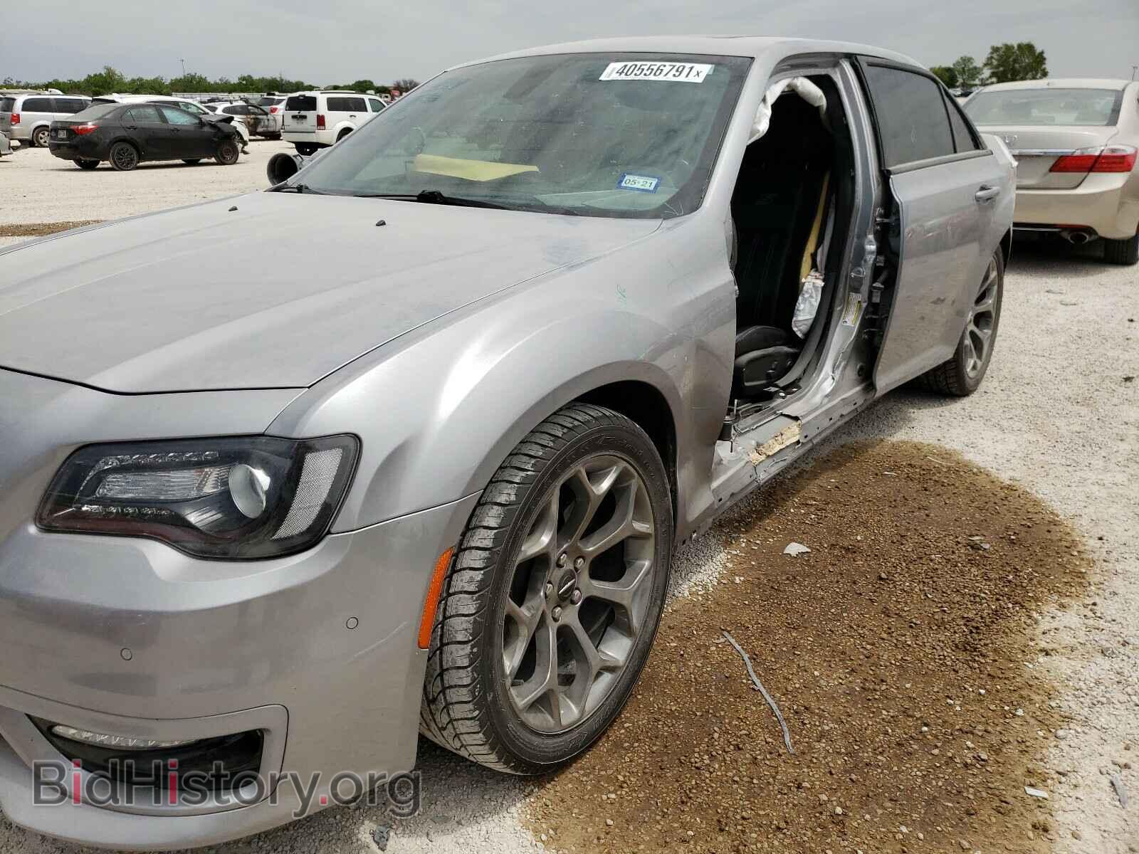 2018 CHRYSLER 300 - VIN: 2C3CCABG7JH266573 - Фото 9