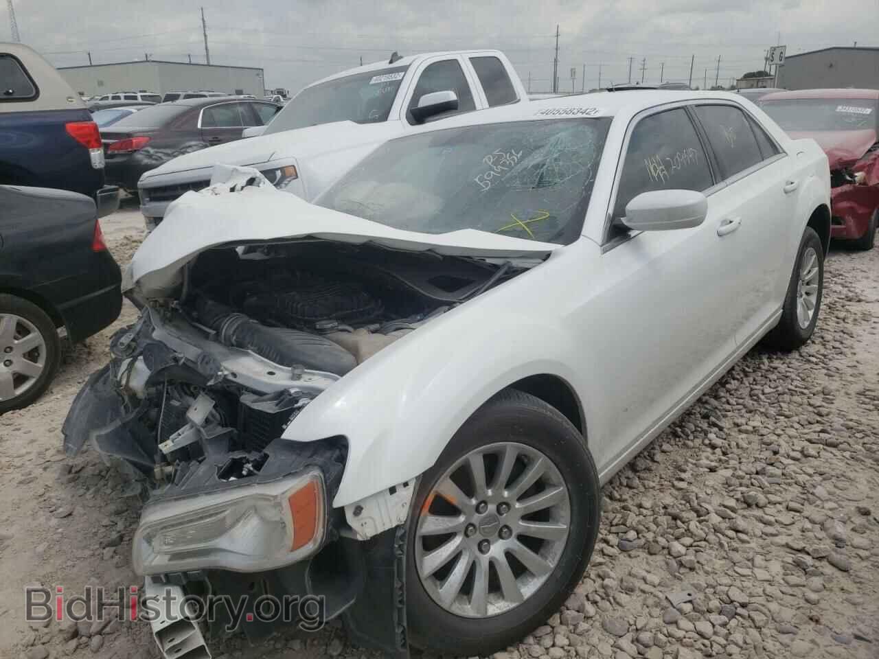 2013 CHRYSLER 300 - VIN: 2C3CCAAG1DH599356 - Фото 2