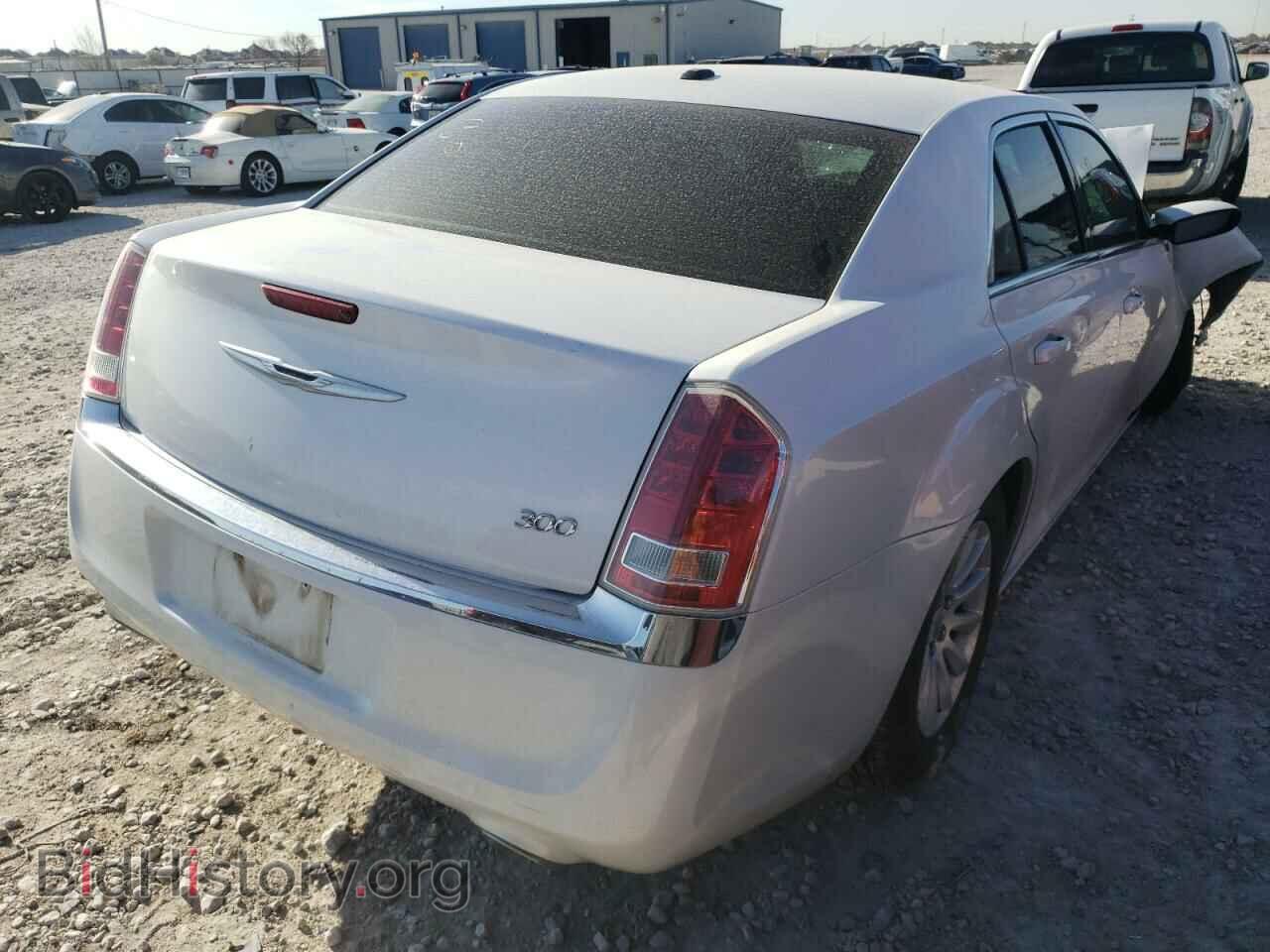 2013 CHRYSLER 300 - VIN: 2C3CCAAG1DH599356 - Фото 4