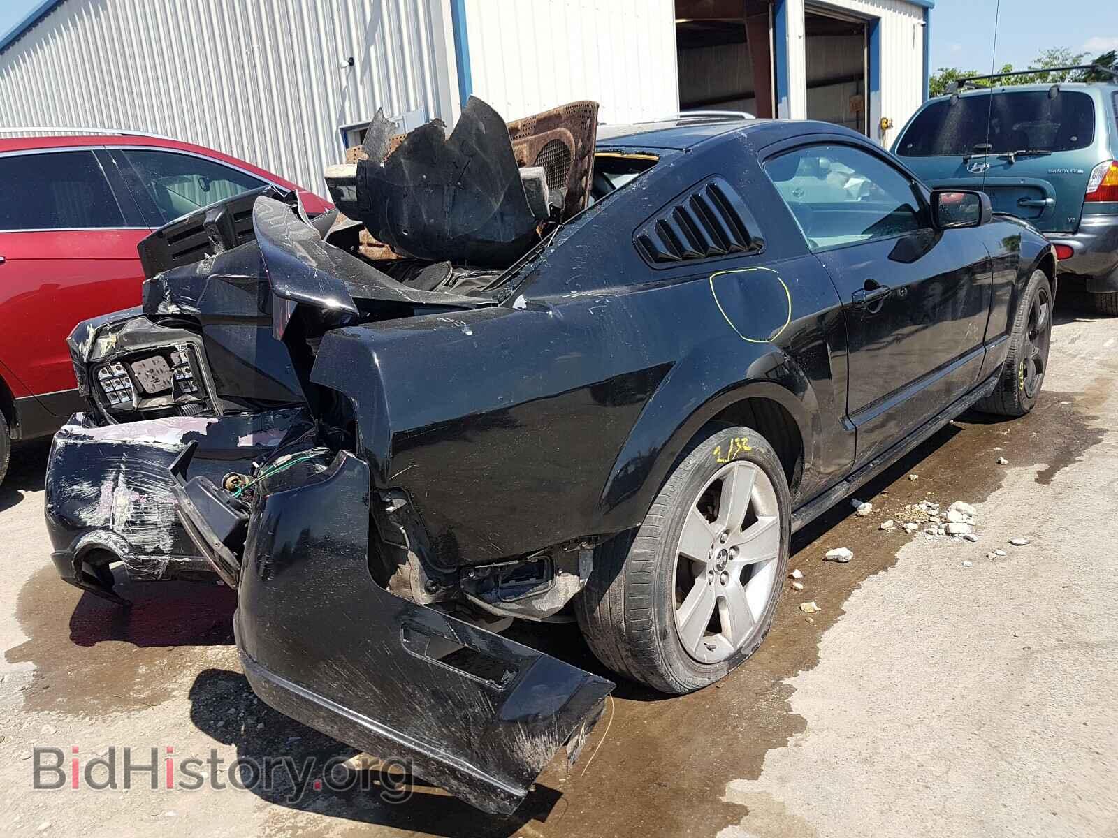 2007 FORD MUSTANG - VIN: 1ZVHT82H275244304 - Фото 4