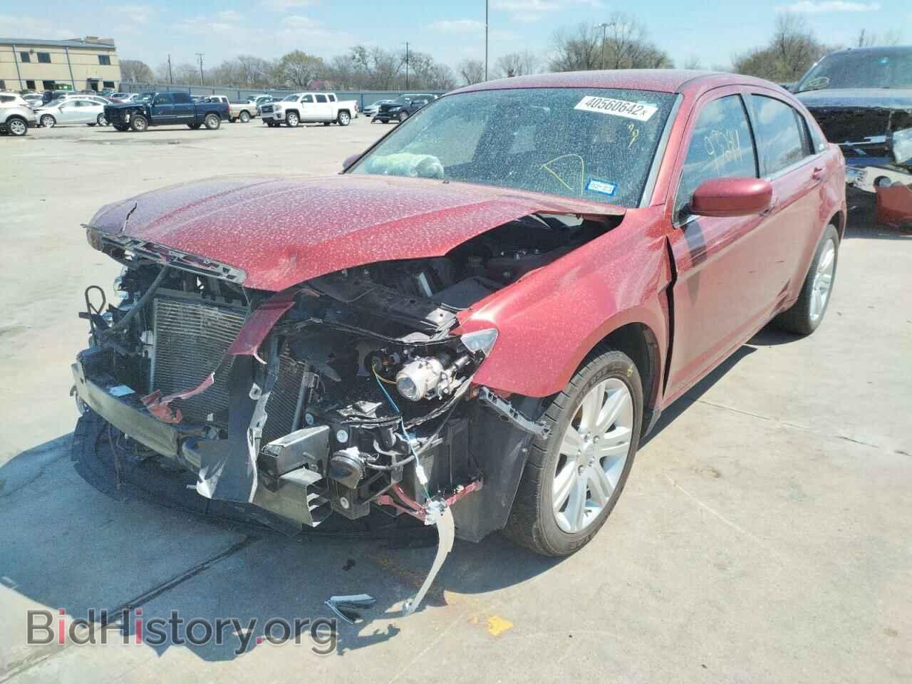 2013 CHRYSLER 200 - VIN: 1C3CCBBB9DN592431 - Фото 2