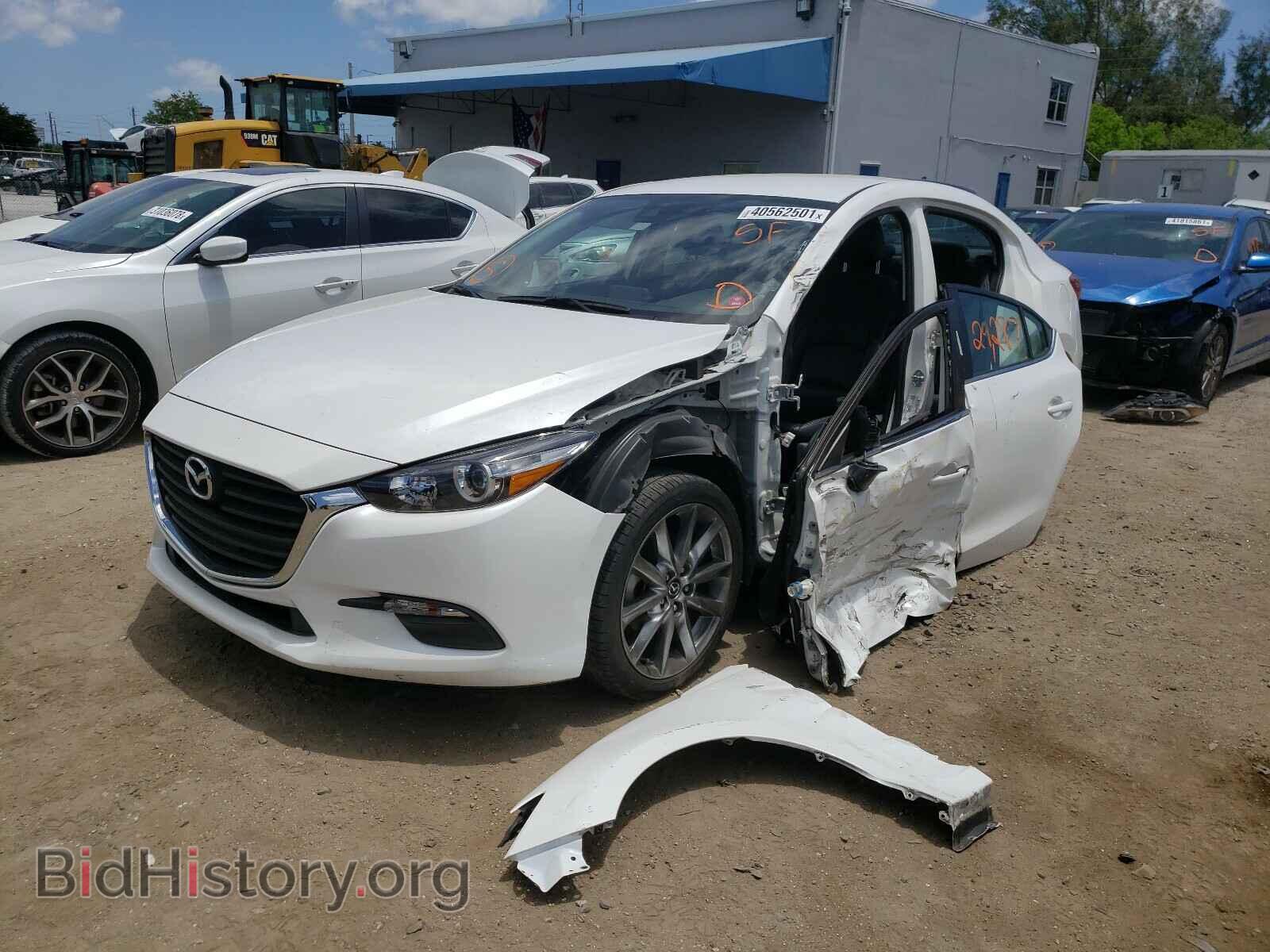 2018 MAZDA 3 - VIN: 3MZBN1V31JM263645 - Фото 2