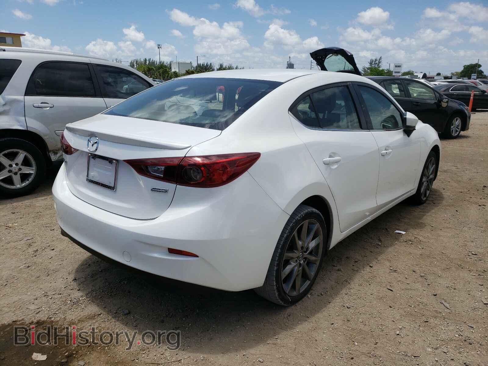 2018 MAZDA 3 - VIN: 3MZBN1V31JM263645 - Фото 4