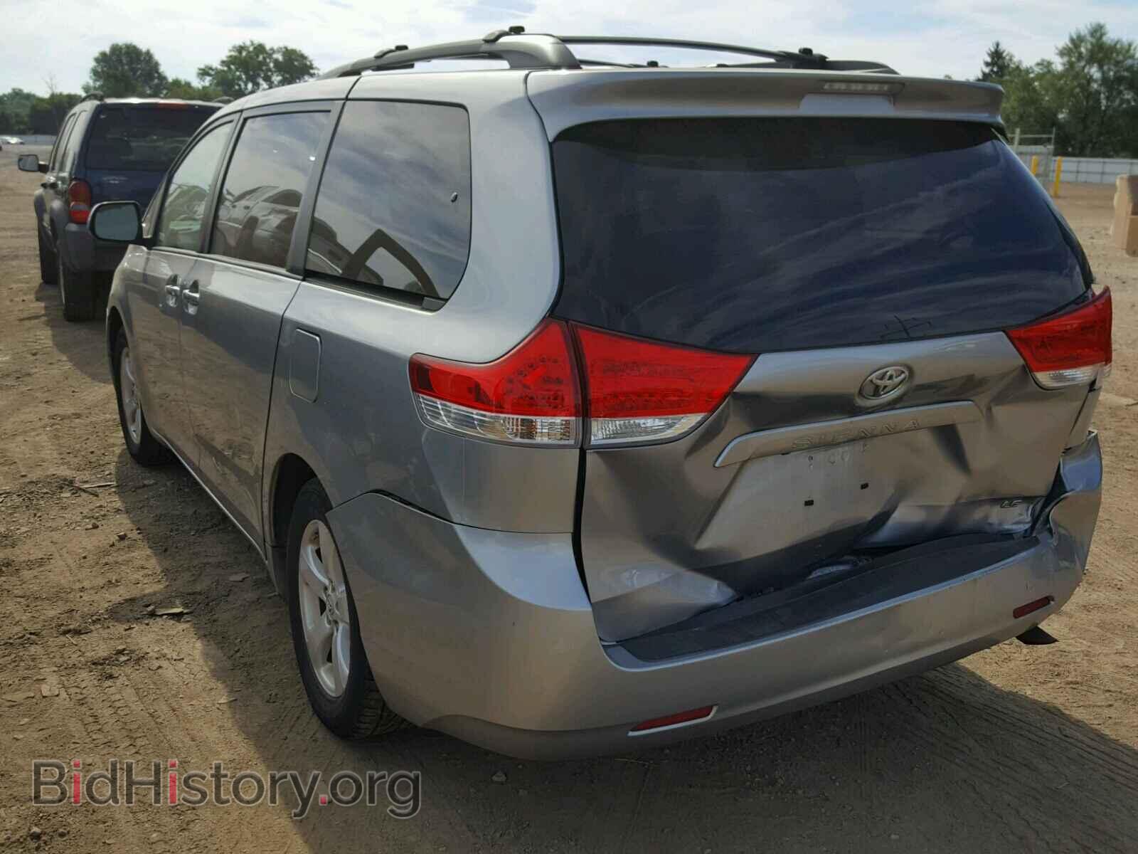 2011 TOYOTA SIENNA LE - VIN: 5TDKK3DC0BS024520 - Фото 3
