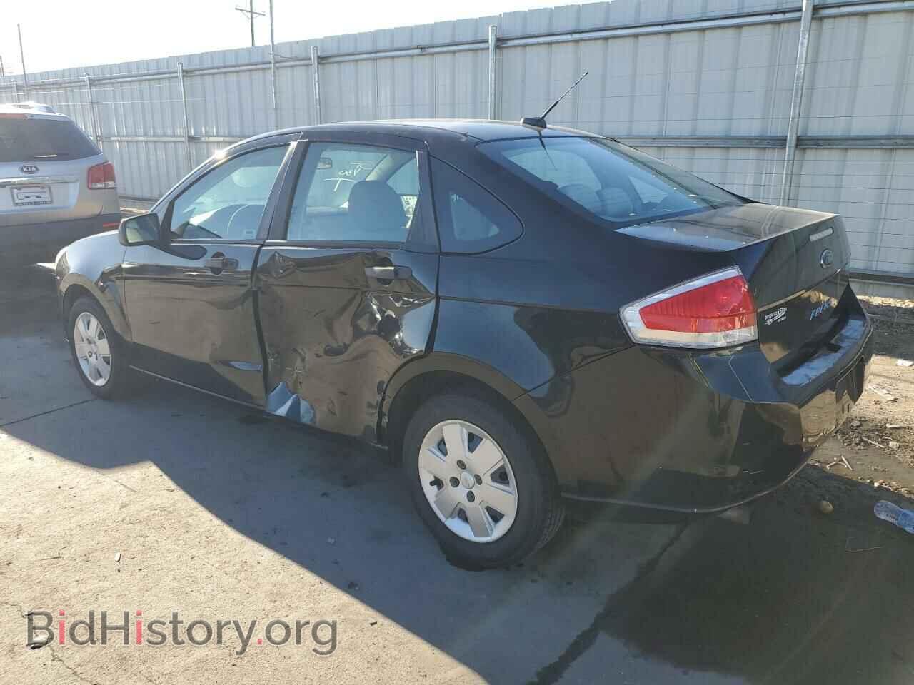 2011 FORD FOCUS - VIN: 1FAHP3EN7BW106830 - Фото 2