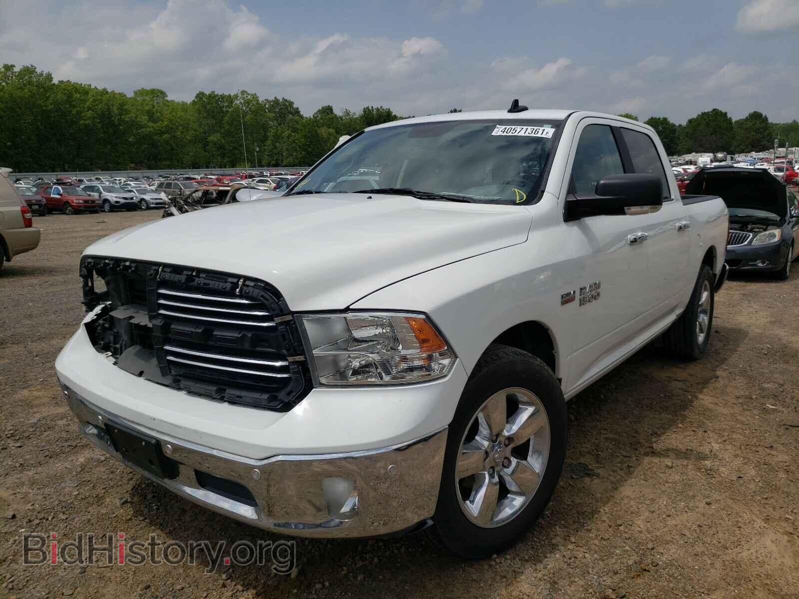 2017 RAM 1500 - VIN: 3C6RR6LT2HG591646 - Фото 2