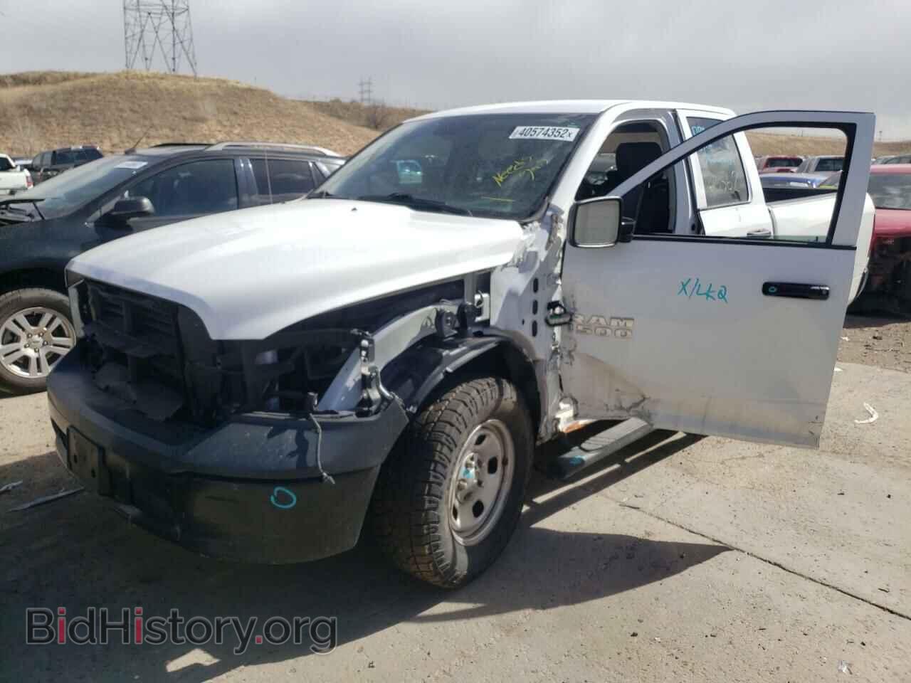 2018 RAM 1500 - VIN: 1C6RR6FT3JS211692 - Photo 2