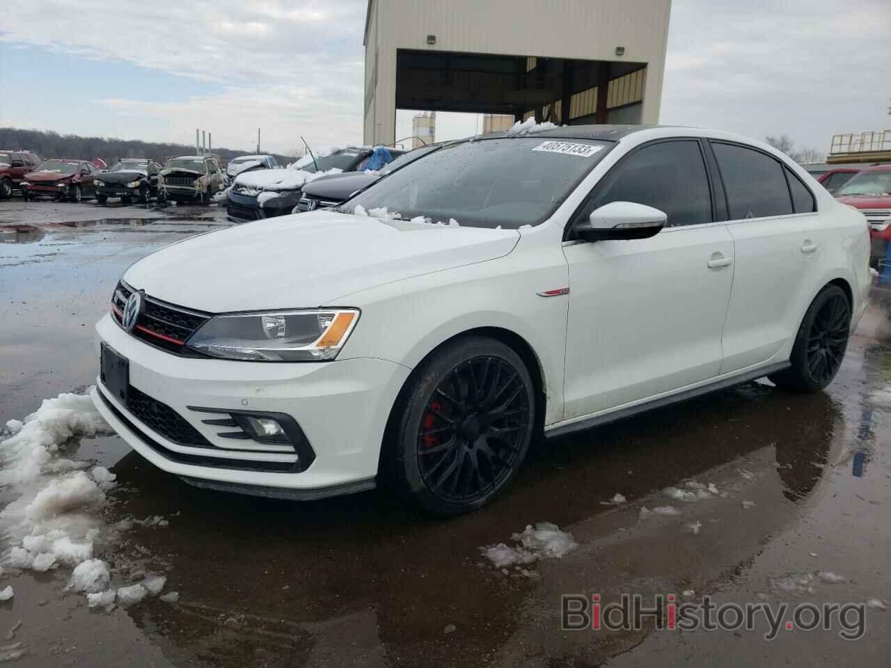 VW Jetta gli White