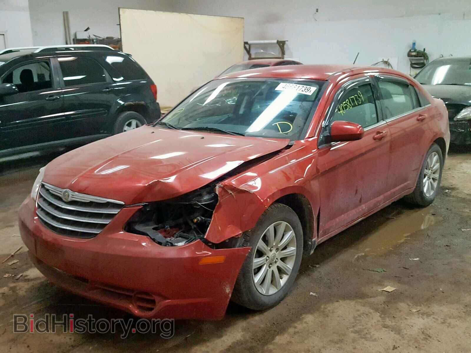 2010 CHRYSLER SEBRING - VIN: 1C3CC5FB8AN165149 - Фото 2