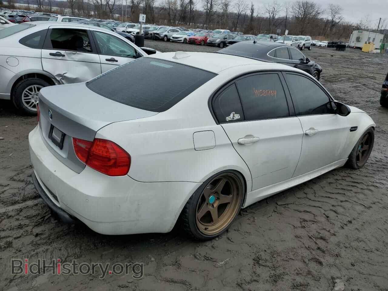 2011 BMW M3 - VIN: WBSPM9C57BE203853 - Фото 3
