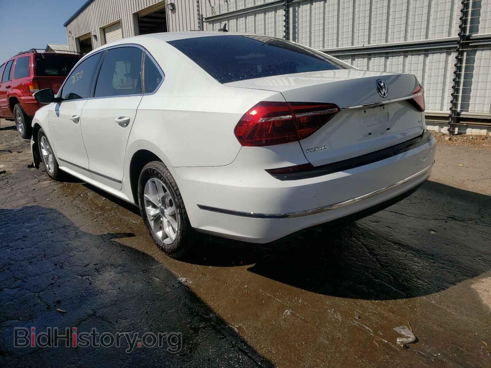 2017 VOLKSWAGEN PASSAT - VIN: 1VWAT7A37HC015258 - Фото 3