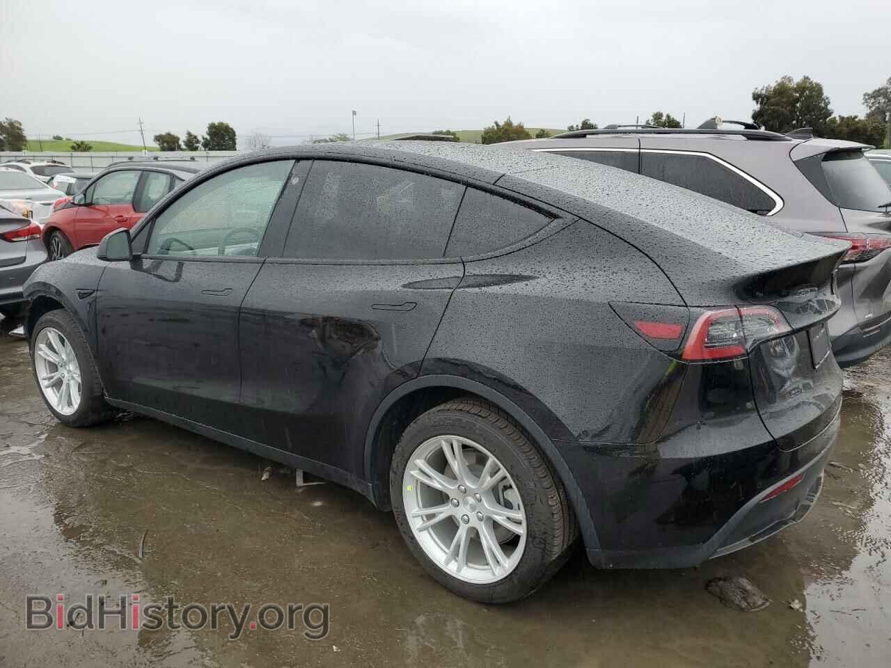 2022 TESLA MODEL Y - VIN: 7SAYGDEE2NF537944 - Фото 2