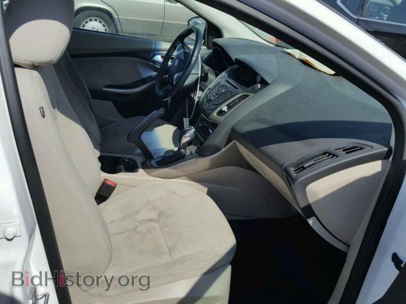 2012 Ford FOCUS (VIN 1FAHP3H28CL394474) — photo 5 of 10