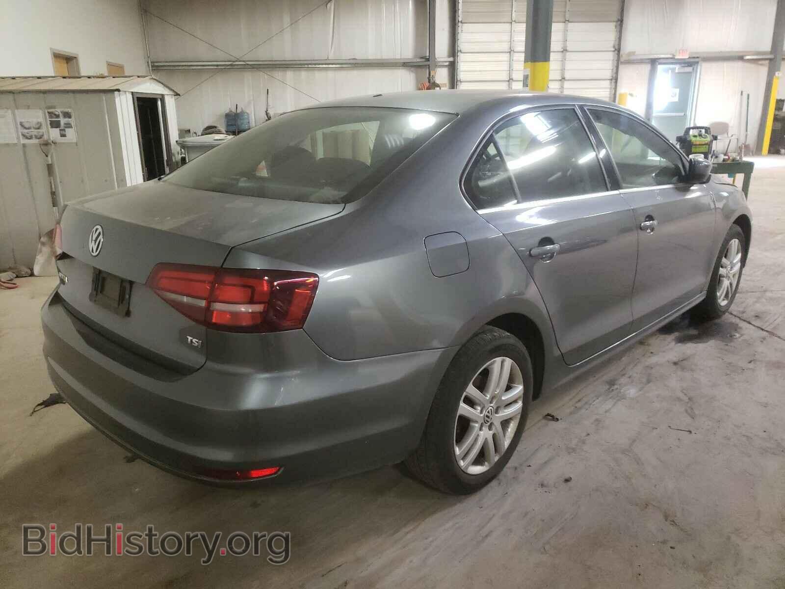 2017 VOLKSWAGEN JETTA - VIN: 3VW2B7AJ4HM352135 - Photo 4