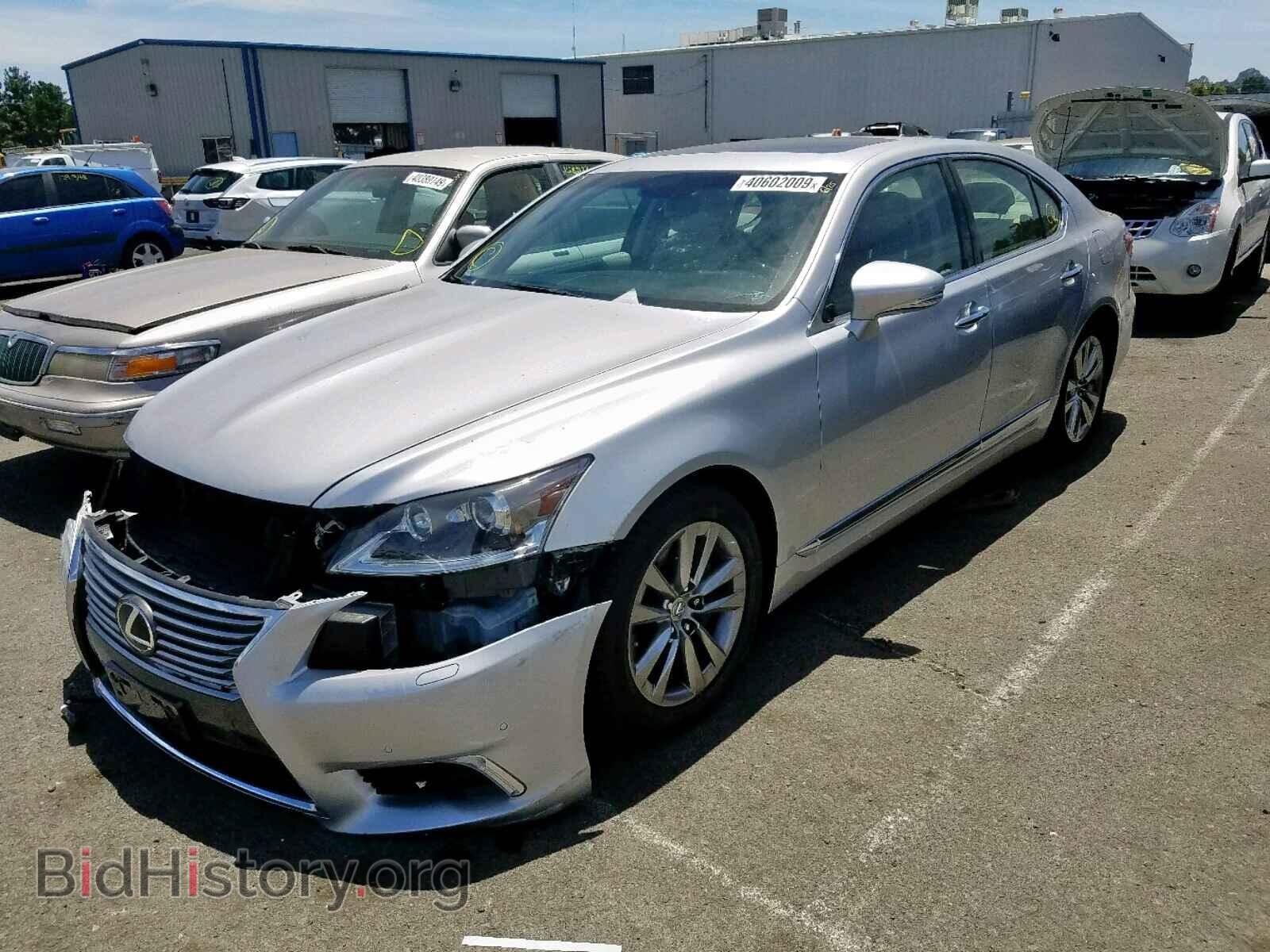 2013 LEXUS LS460 - VIN: JTHBL5EF2D5124921 - Photo 2