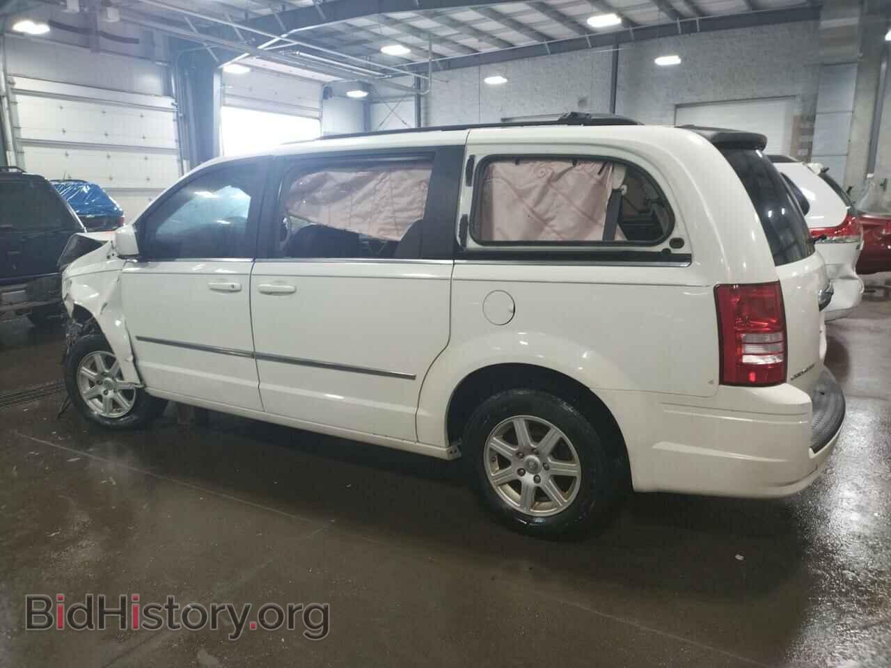 2010 CHRYSLER MINIVAN - VIN: 2A4RR8D19AR405211 - Фото 2