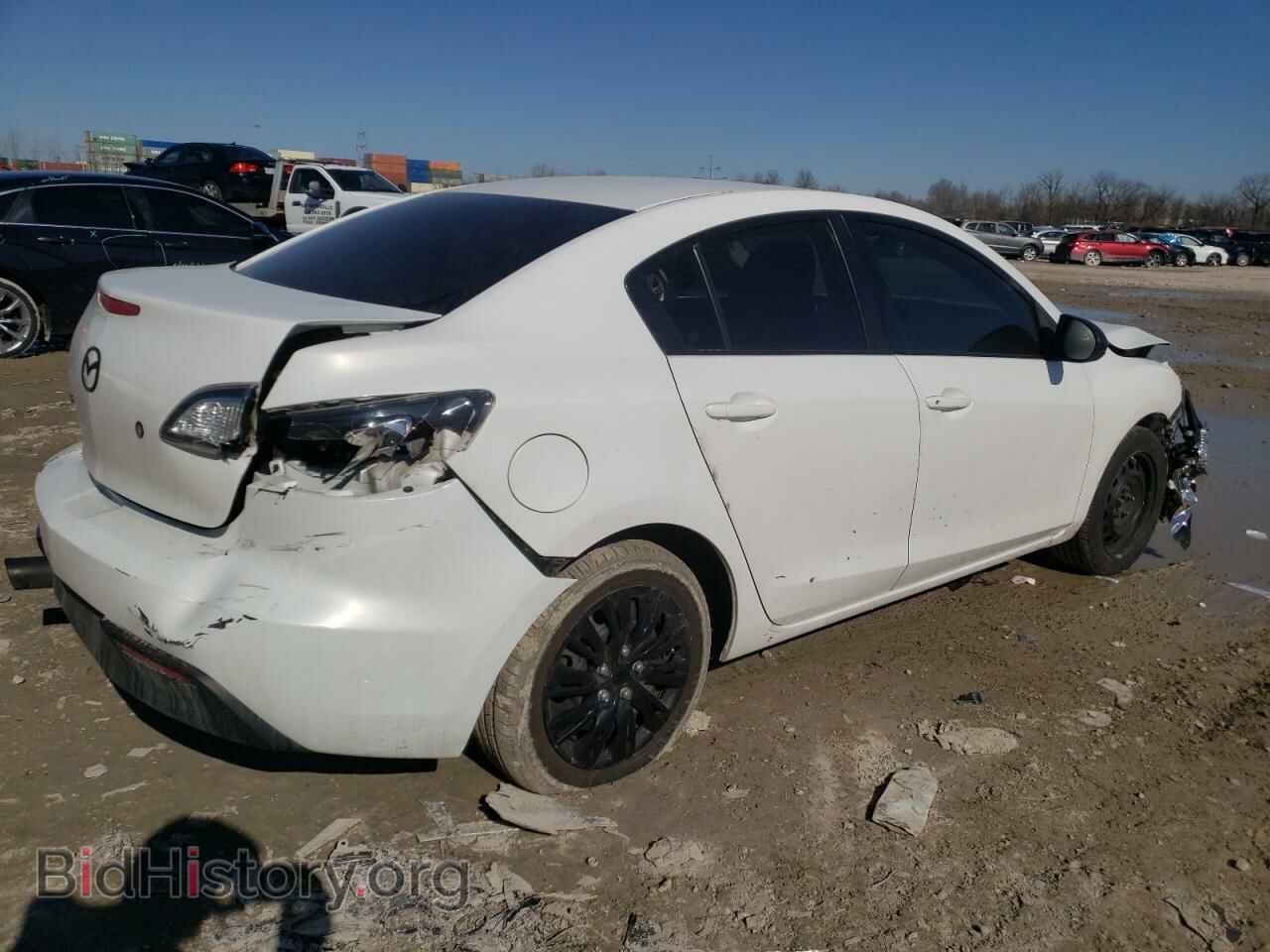 2011 MAZDA 3 - VIN: JM1BL1UF4B1382437 - Фото 3