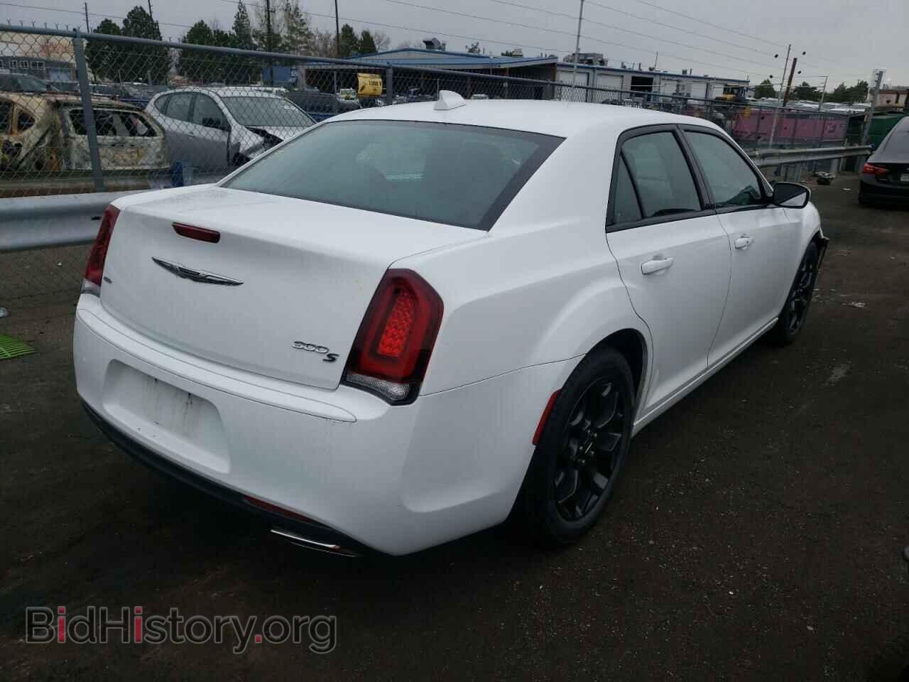 2019 CHRYSLER 300 - VIN: 2C3CCAGG1KH651511 - Фото 4