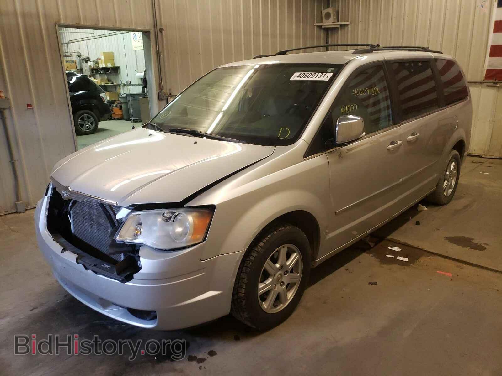 2010 CHRYSLER MINIVAN - VIN: 2A4RR8DX2AR423487 - Photo 2