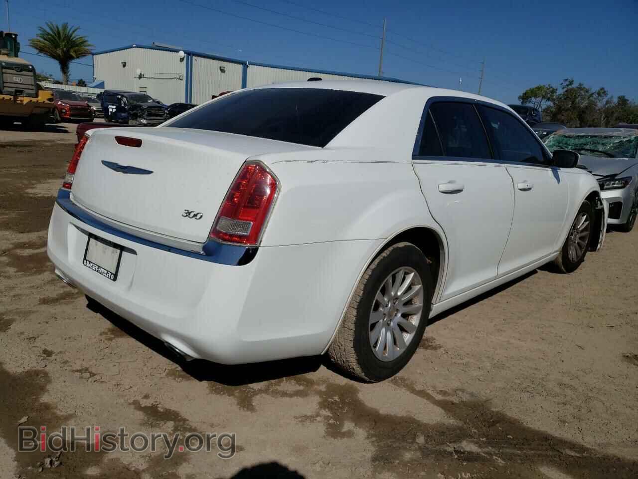 2013 CHRYSLER 300 - VIN: 2C3CCAAG3DH515070 - Фото 3